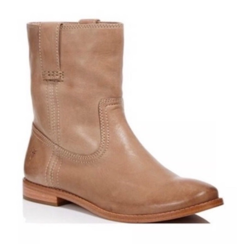 Frye Veronica Short Pull-On Boots • Ash Tan Leather • Women’s 9.5